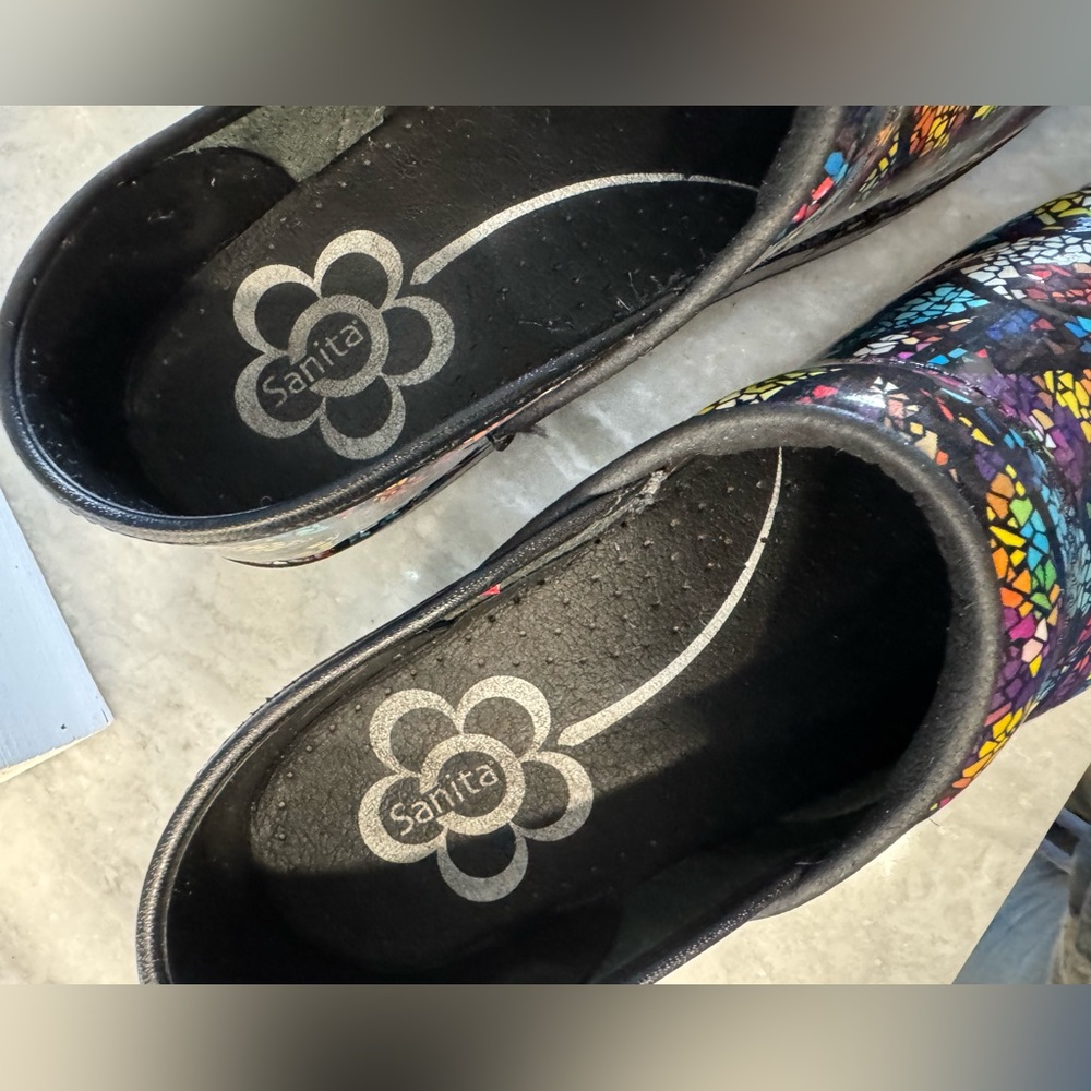 Colorful Geometric Clogs - Picture 3 of 4